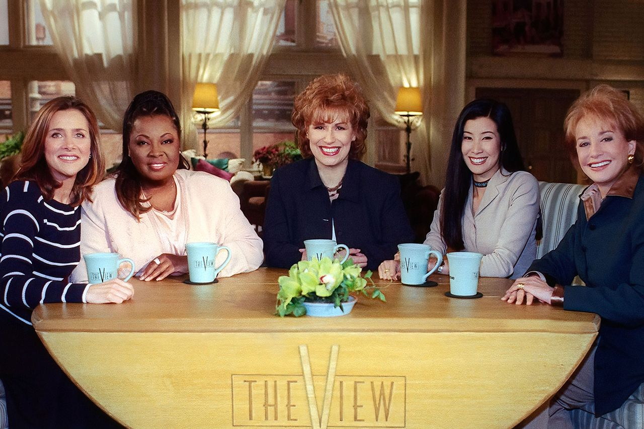 Meredith Vieira, Star Jones, Joy Behar, Lisa Ling, and Barbara Walters on ‘The View’
