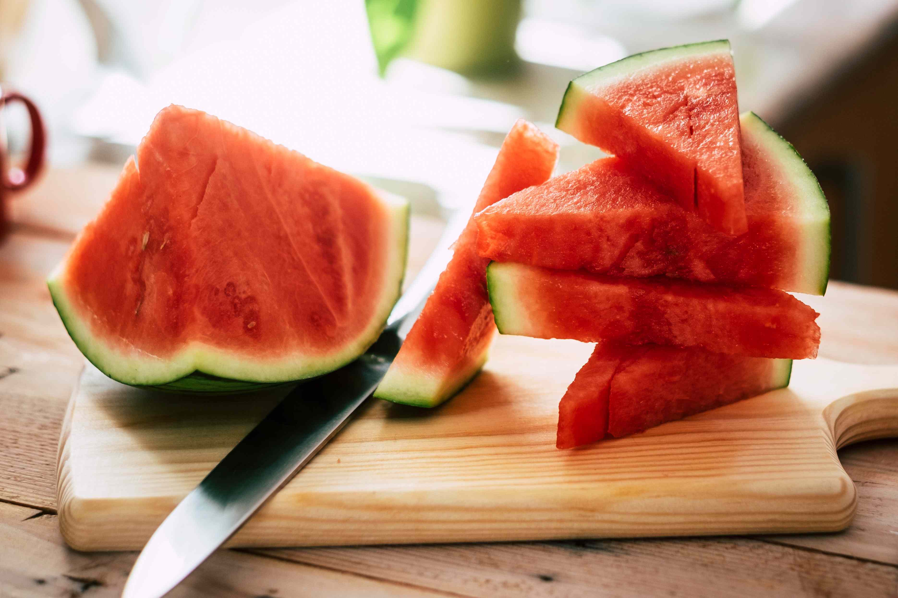 The easiest way to cut a watermelon without making a mess