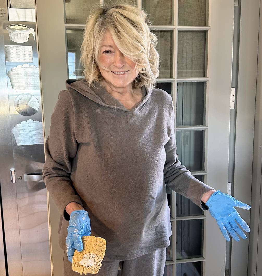 How Martha regrouted her kitchen floors before work, proving she’s the queen of multitasking