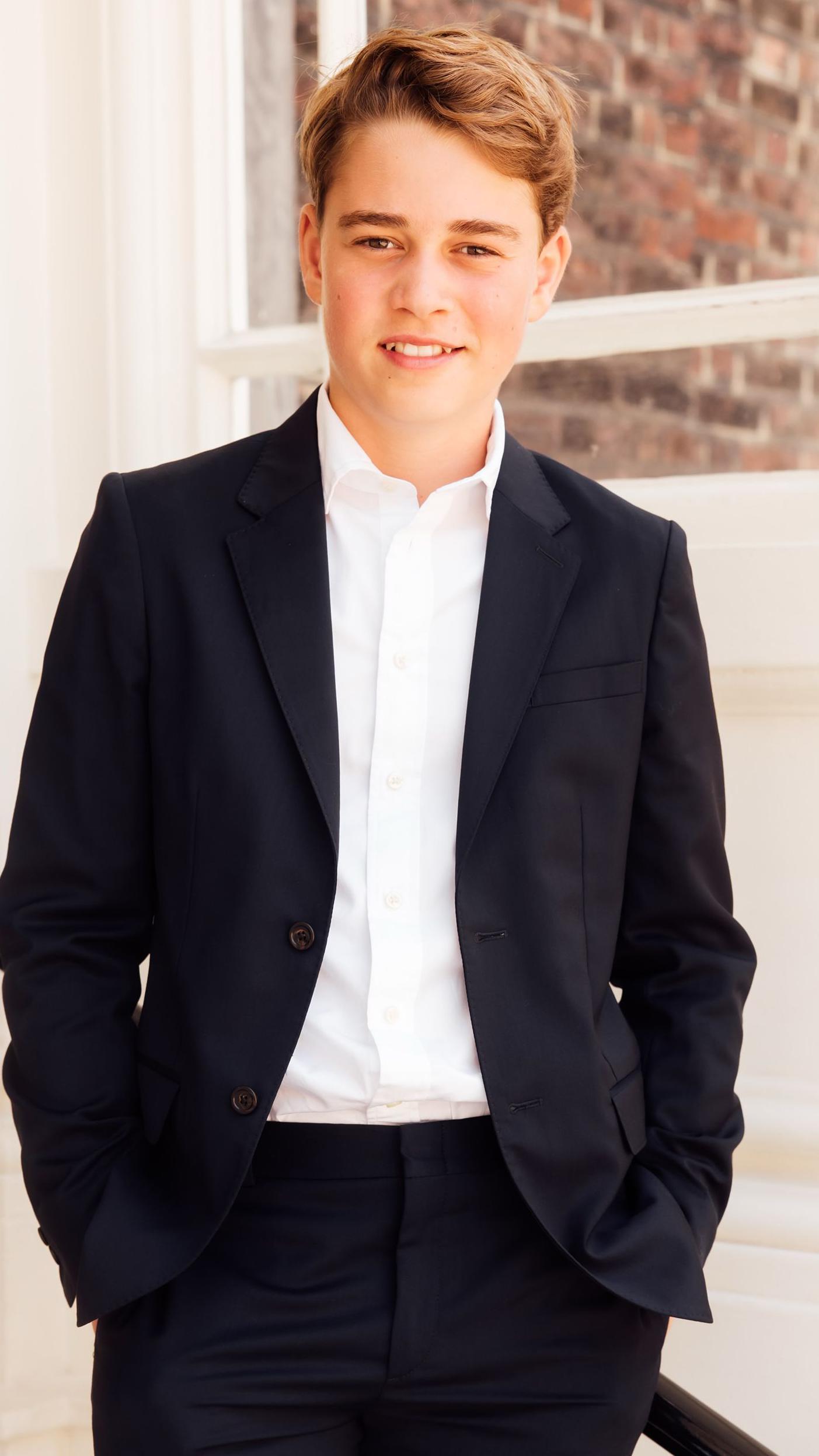 New Prince George photo released as he becomes a teenager