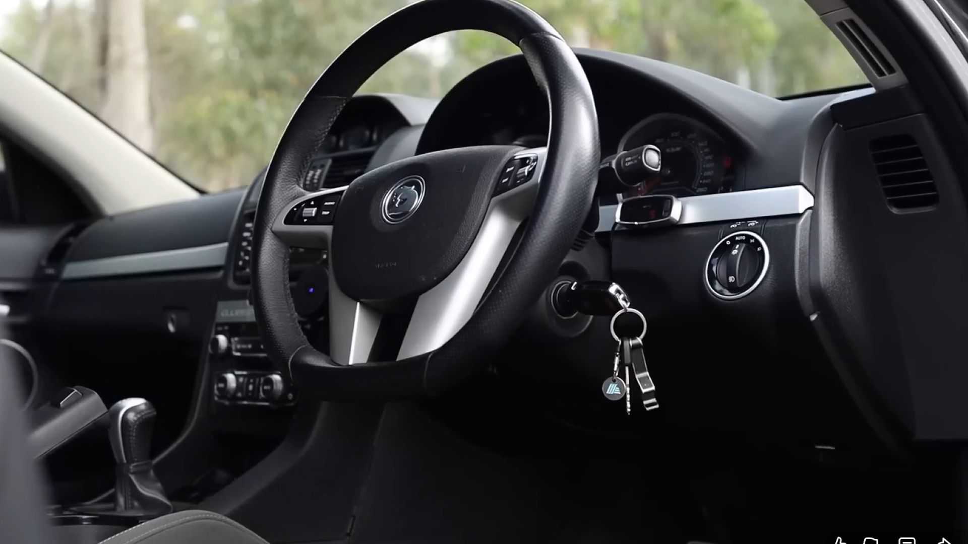 Holden R8 Clubsport Wagon interior pic