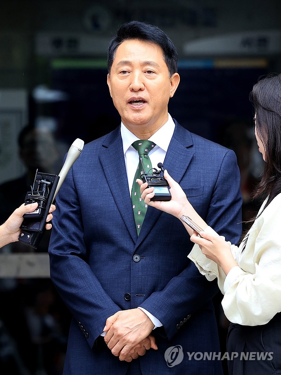 Seoul mayor sentenced to 10 mln-won fine