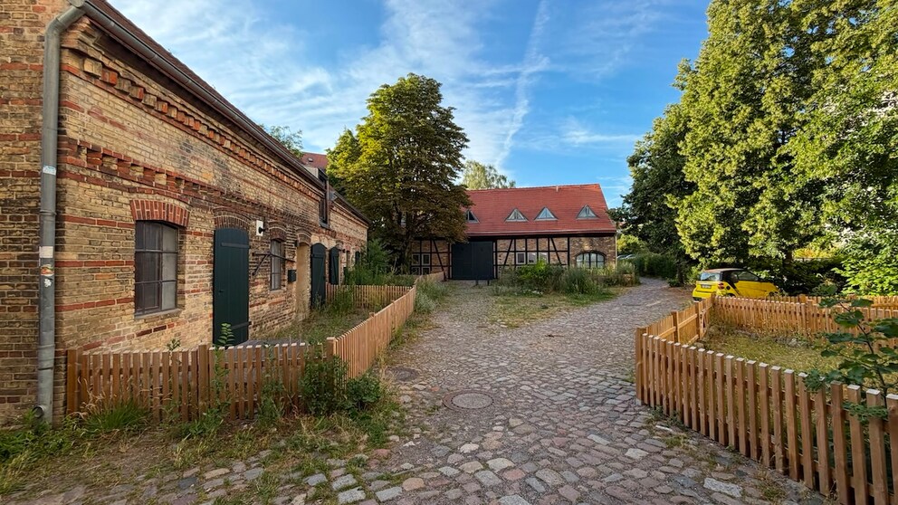 This idyll is hidden in what is considered Germany’s toughest neighborhood.