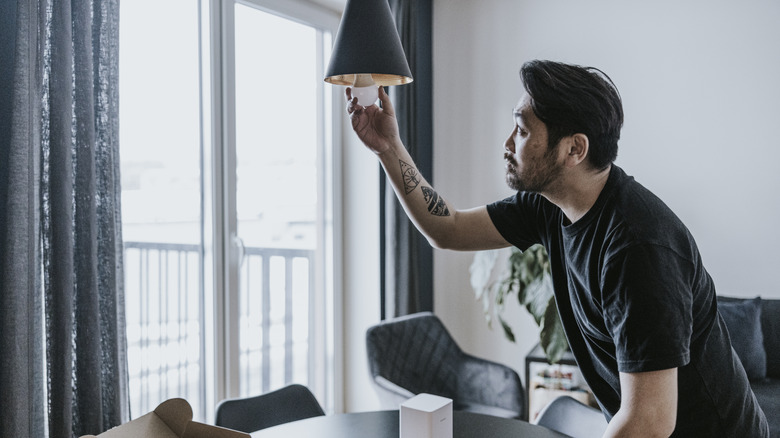 How long do owners say smart bulbs actually last?
