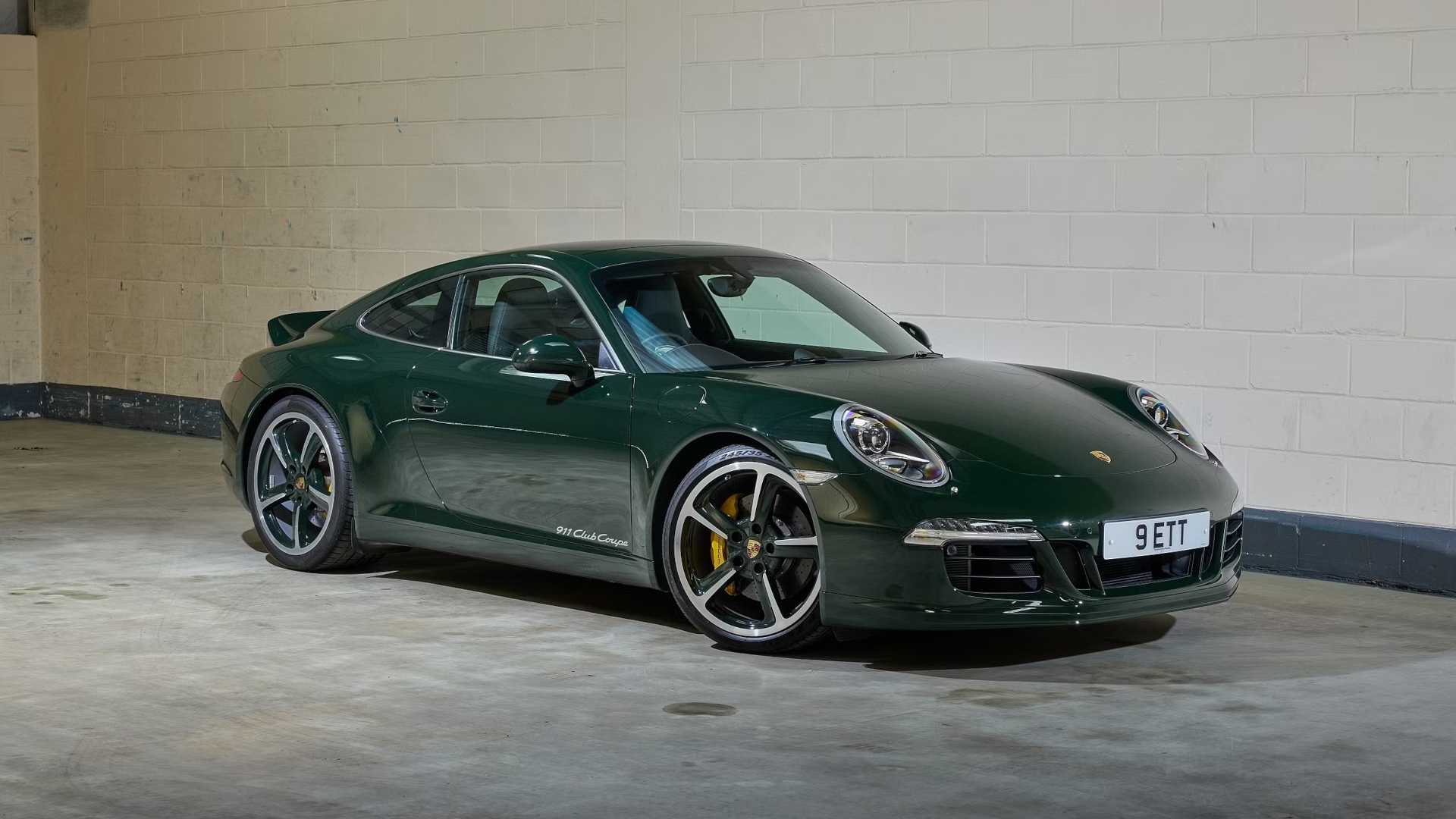2012 Porsche 911 Club Coupe front three-quarter view