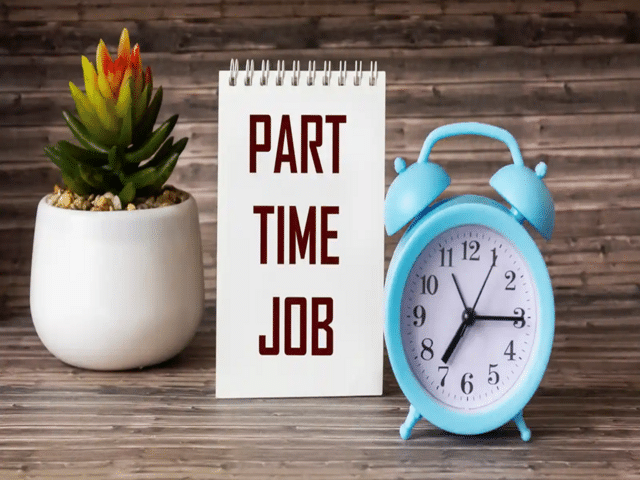 Earn while you study: 5 part-time jobs you can do while in college