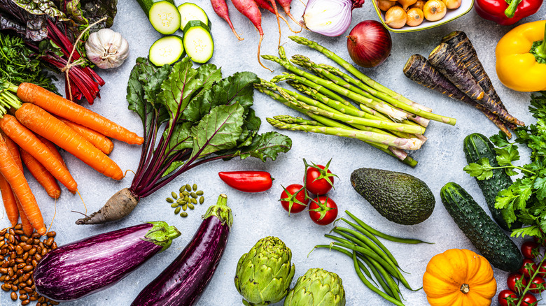 You Don't Need Lettuce To Turn Your Favorite Veggies Into A Caesar Salad