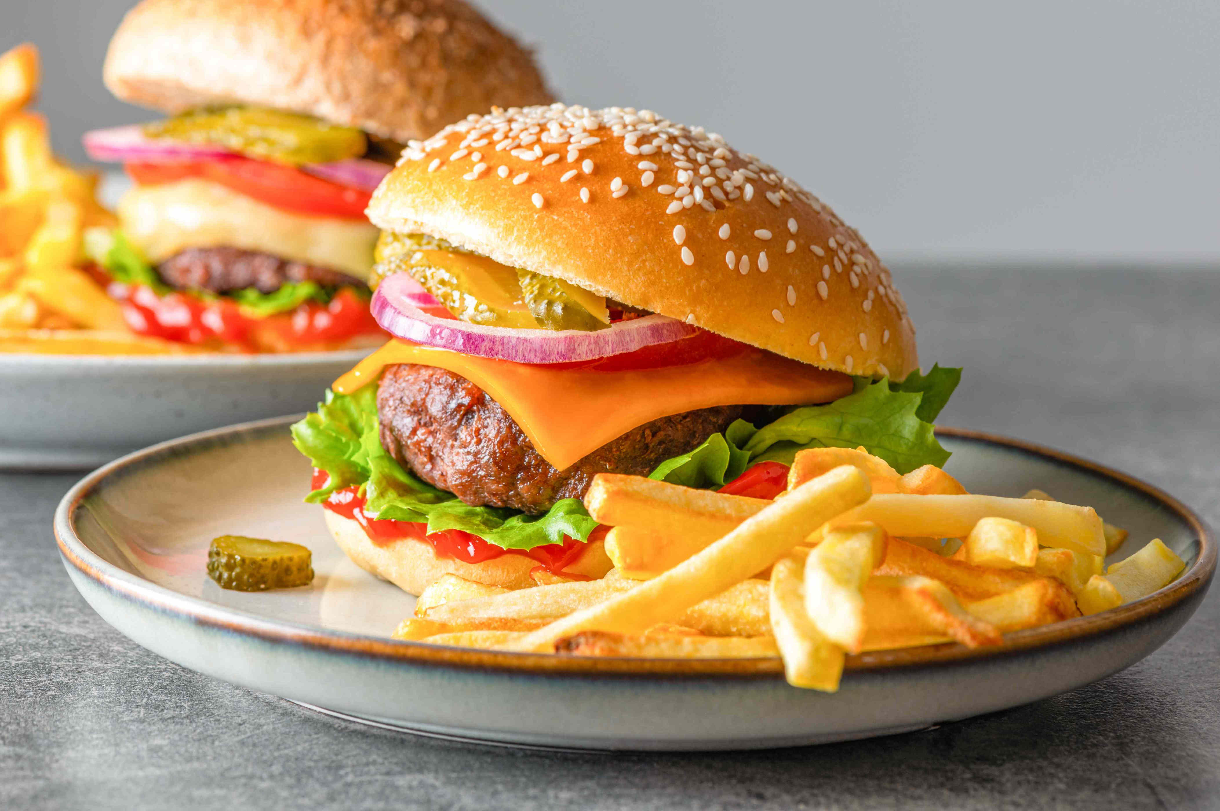 Stop making this mistake when grilling burgers, according to a burger expert