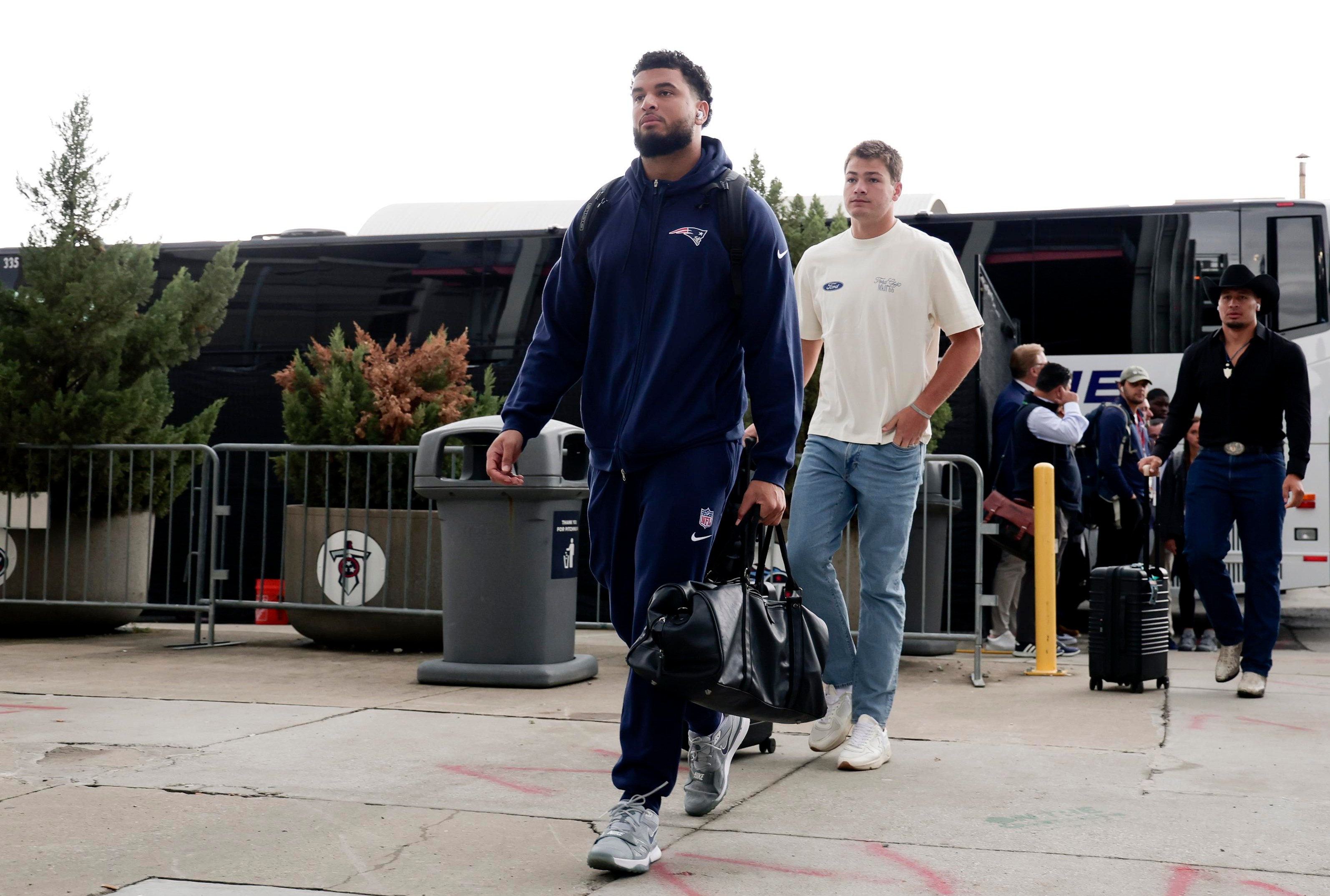 Patriots to work out free agent tight end as training camp begins