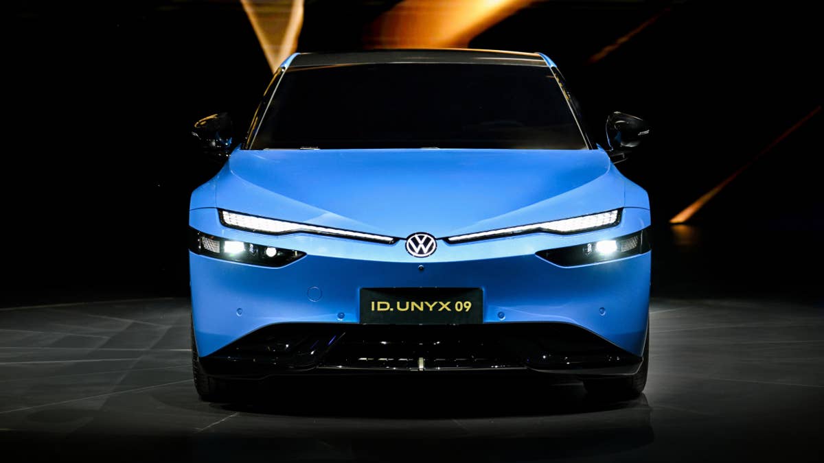 volkswagen-id-unyx-09-sedan-front