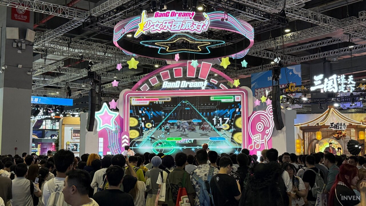 New stories and music from five bands and 25 members: 'BanG Dream! Our Note'