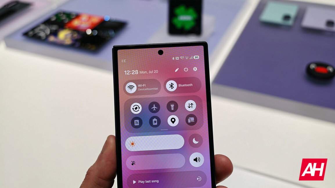 Samung Galaxy Z Fold 8 Ultra AH 20
