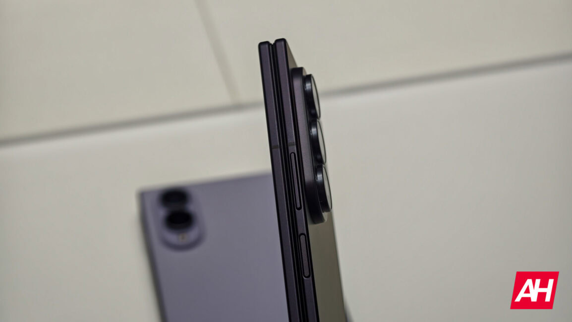 Samung Galaxy Z Fold 8 Ultra AH 23