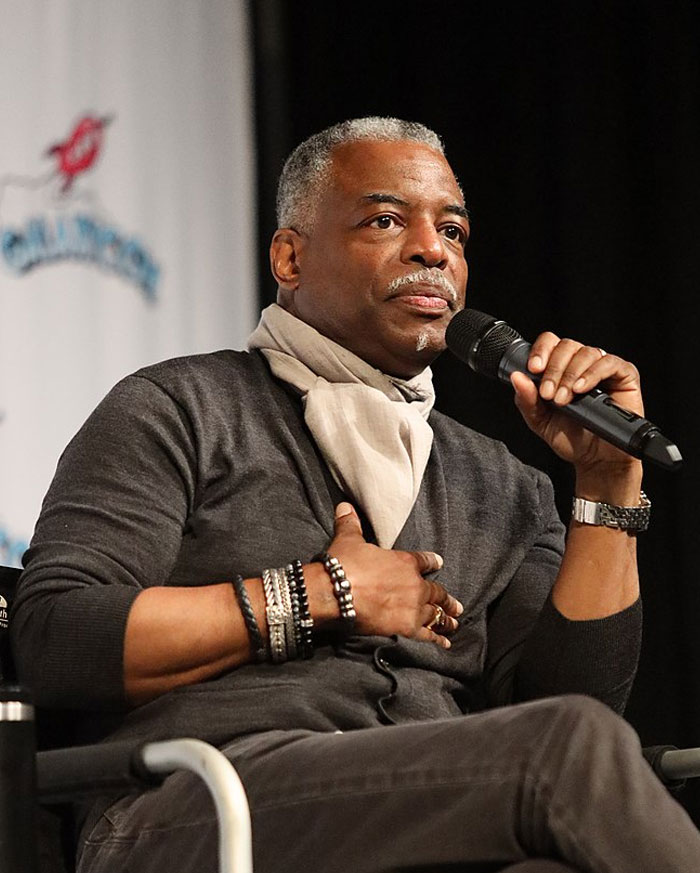 38 Unproblematic Celebrities That Seem To Be Adored By All