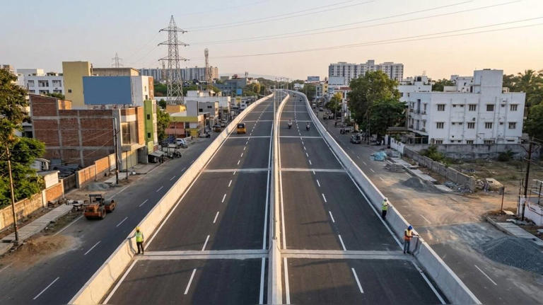 Traffic now permitted on the newly opened flyover at Saibaba Colony ...