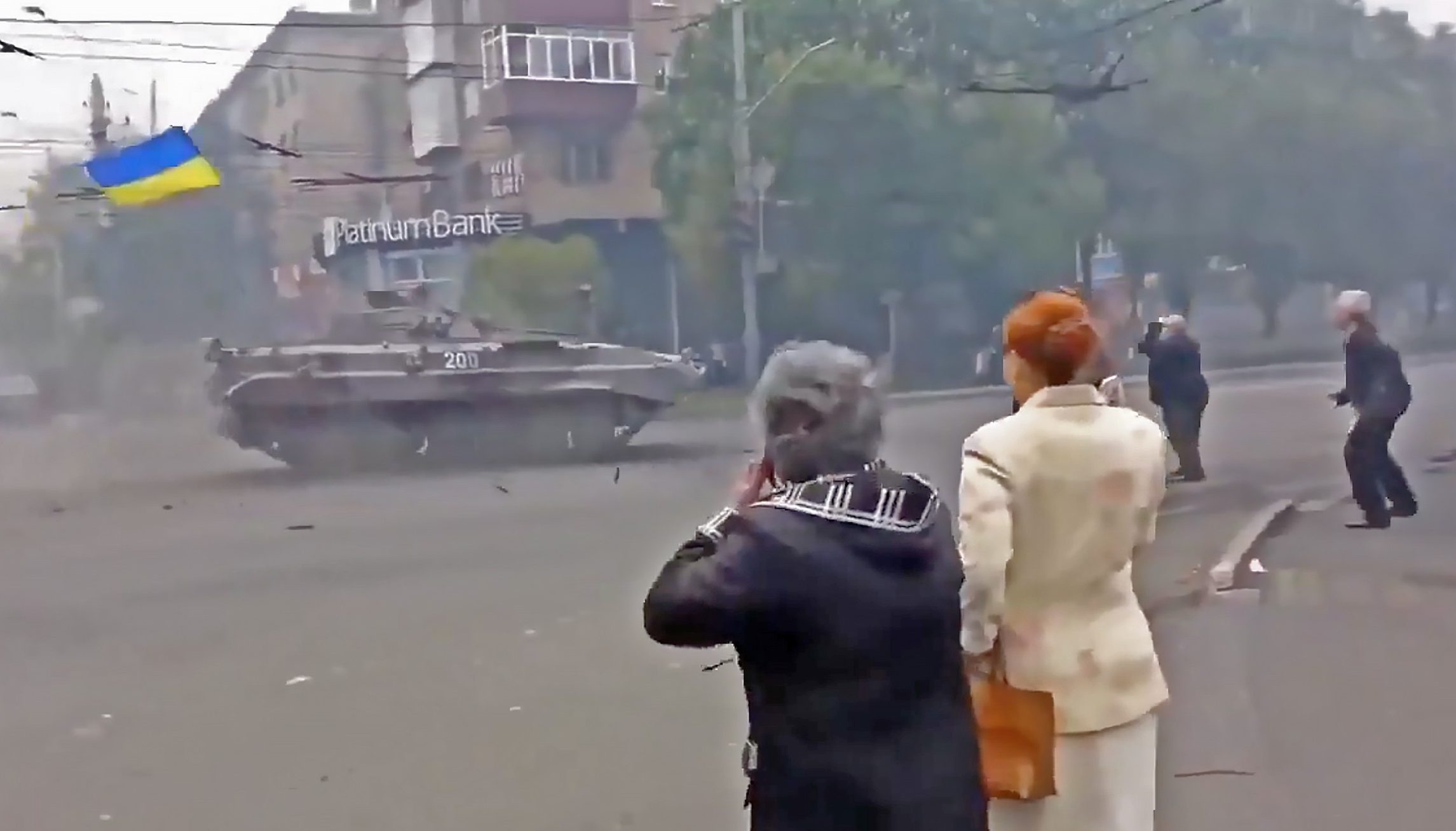 Armoured fighting vehicles entered Mariupol in 2014 to rescue besieged police officers trapped by pro-Russian militants