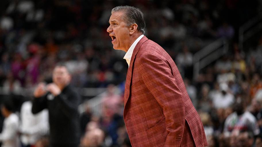 Zimmerman Believes Razorbacks' Defense Will Be Much Improved In 2026-27 Season