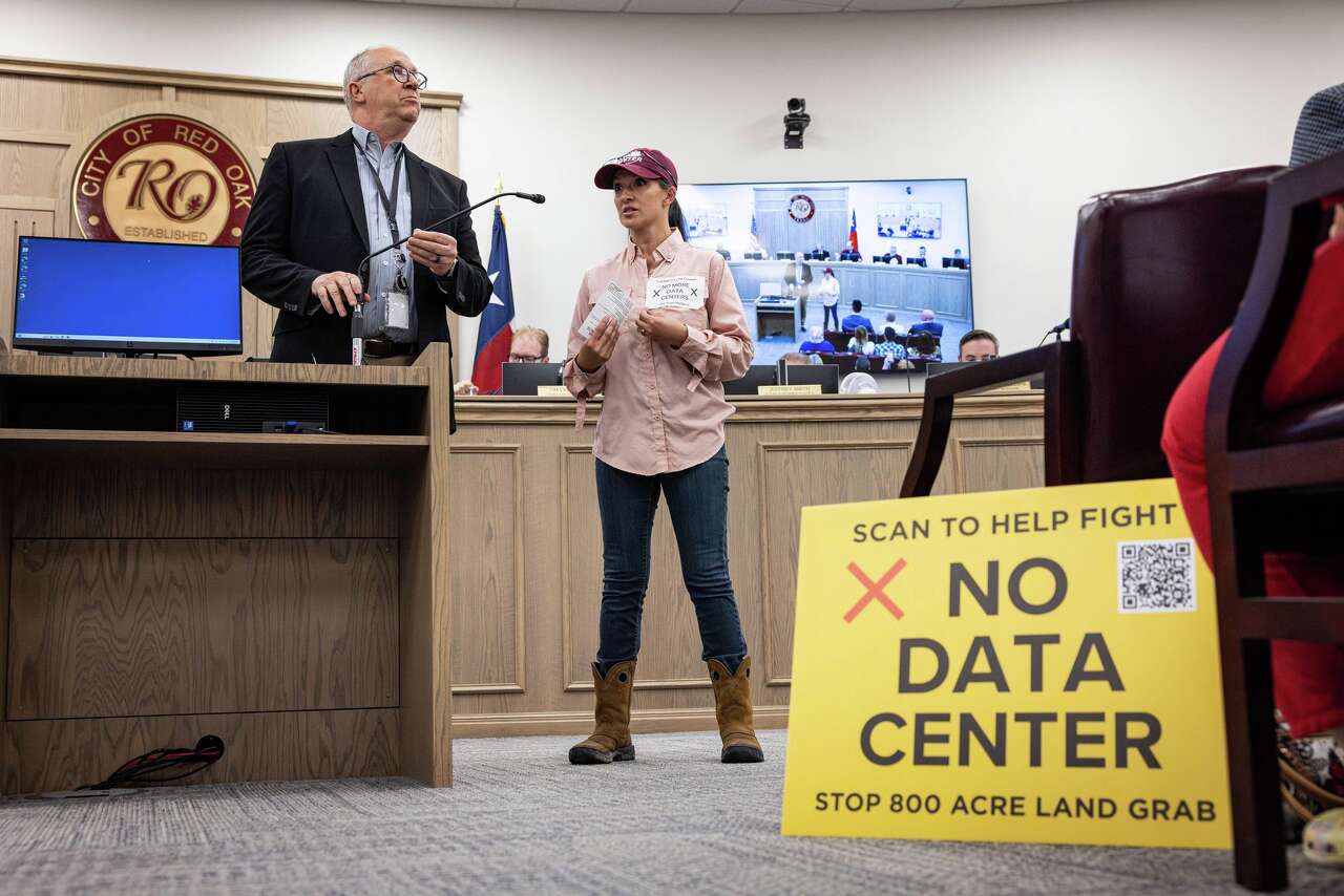 Red Oak officials hope data centers will bring prosperity to their small city. Residents worry about the tradeoffs