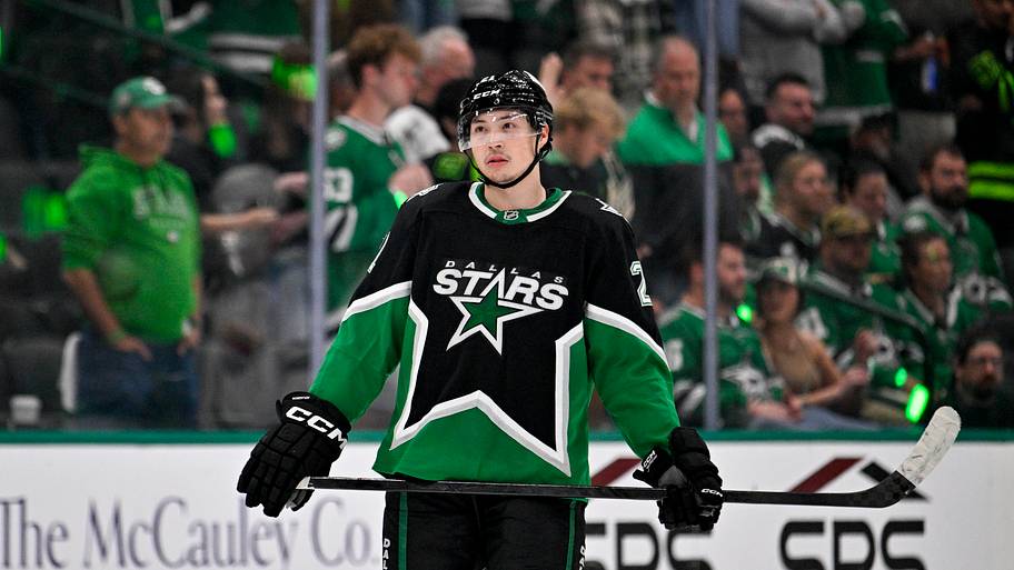 Star's superstar signs one-year deal - could this set up a huge deal next year?