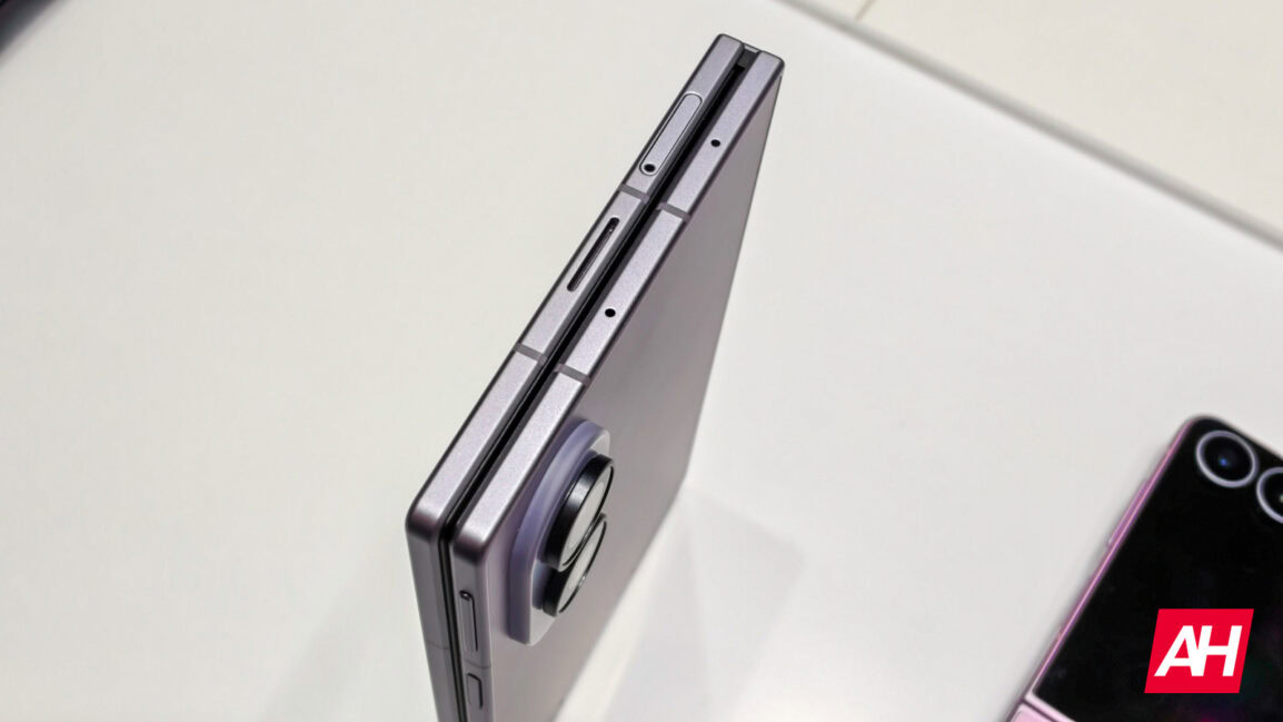 Samsung Galaxy Z Fold 8 AH 51