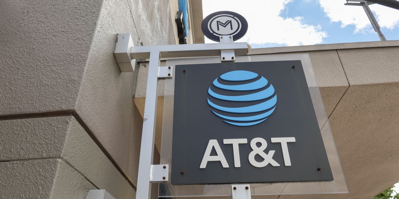 AT&T’s stock rises after earnings. Here’s why investors are cheering.