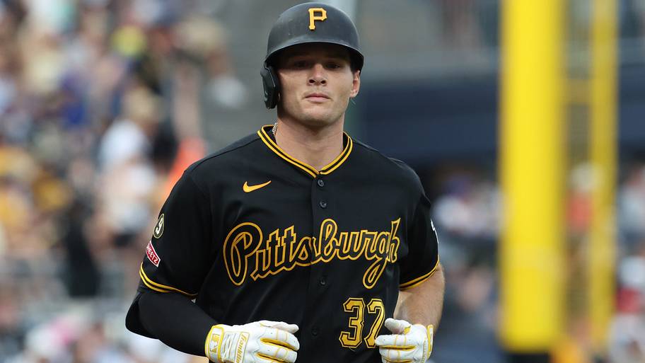 Pirates make first base change before Yankees game
