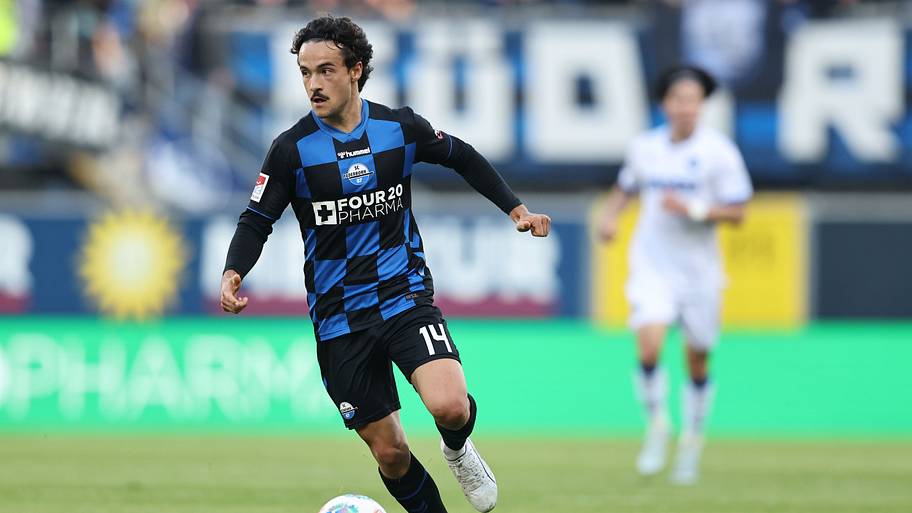 Bundesliga expert explains what Celtic are getting with Mika Baur signing