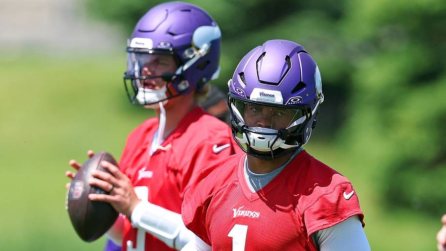 Ex-Viking has interesting perspective on Minnesota's intriguing QB battle