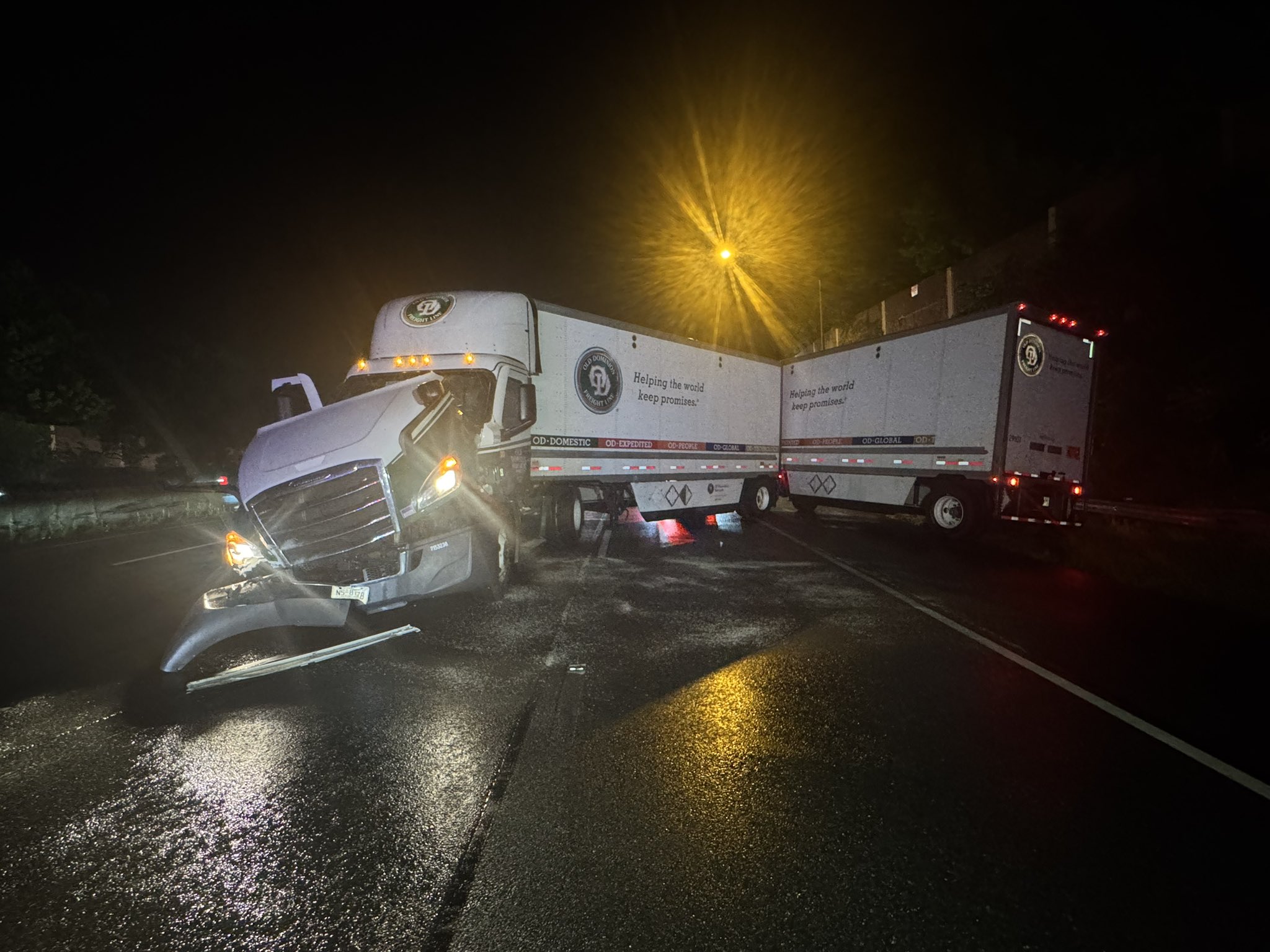 PHOTOS: Tractor-trailer crashes on I-495 in Montgomery County