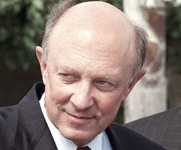 Former CIA director Woolsey dies at 84