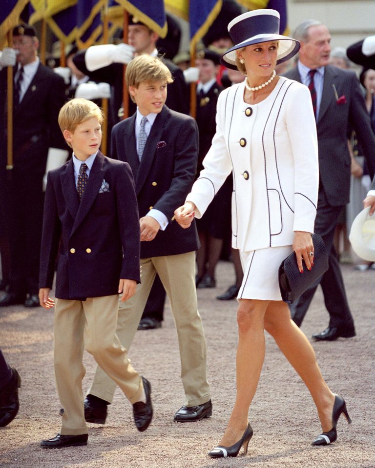 The Princess Of Wales And Princes William & Harry Attend The Vj Day 50Th Anniversary Celebrations In London.