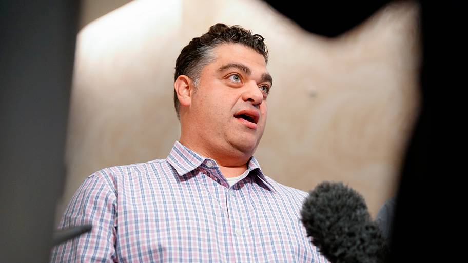 Mariners’ AL West rivals deliver comedy gold with bizarre ‘baseball spy’ story