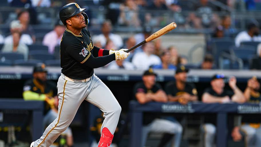 Pirates news: Esmerlyn Valdez streak, Spencer Horwitz rehab assignment, former pitcher DFA’d