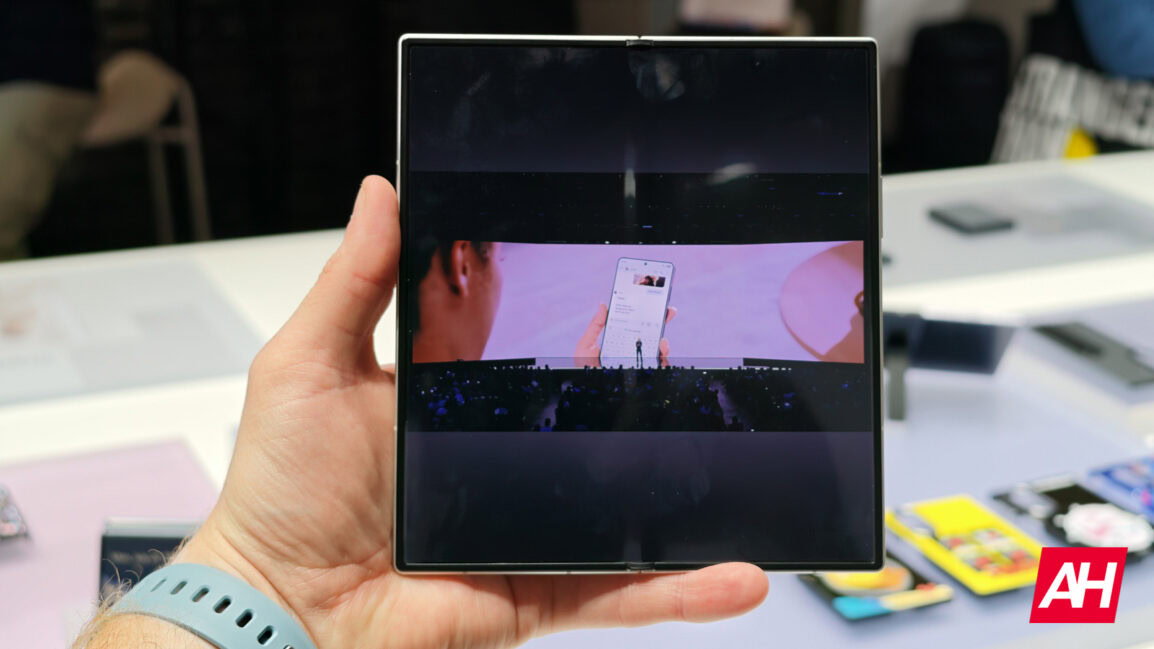 Samsung Galaxy Z Fold 8 Ultra Video AH