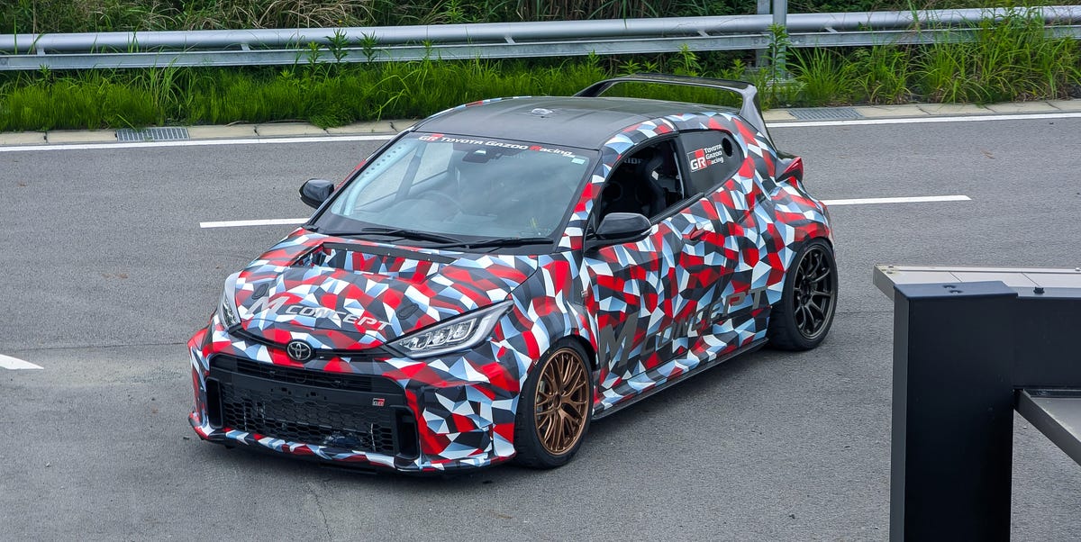 Watch and listen to the newest Toyota MR2 development car go testing at Fuji Speedway