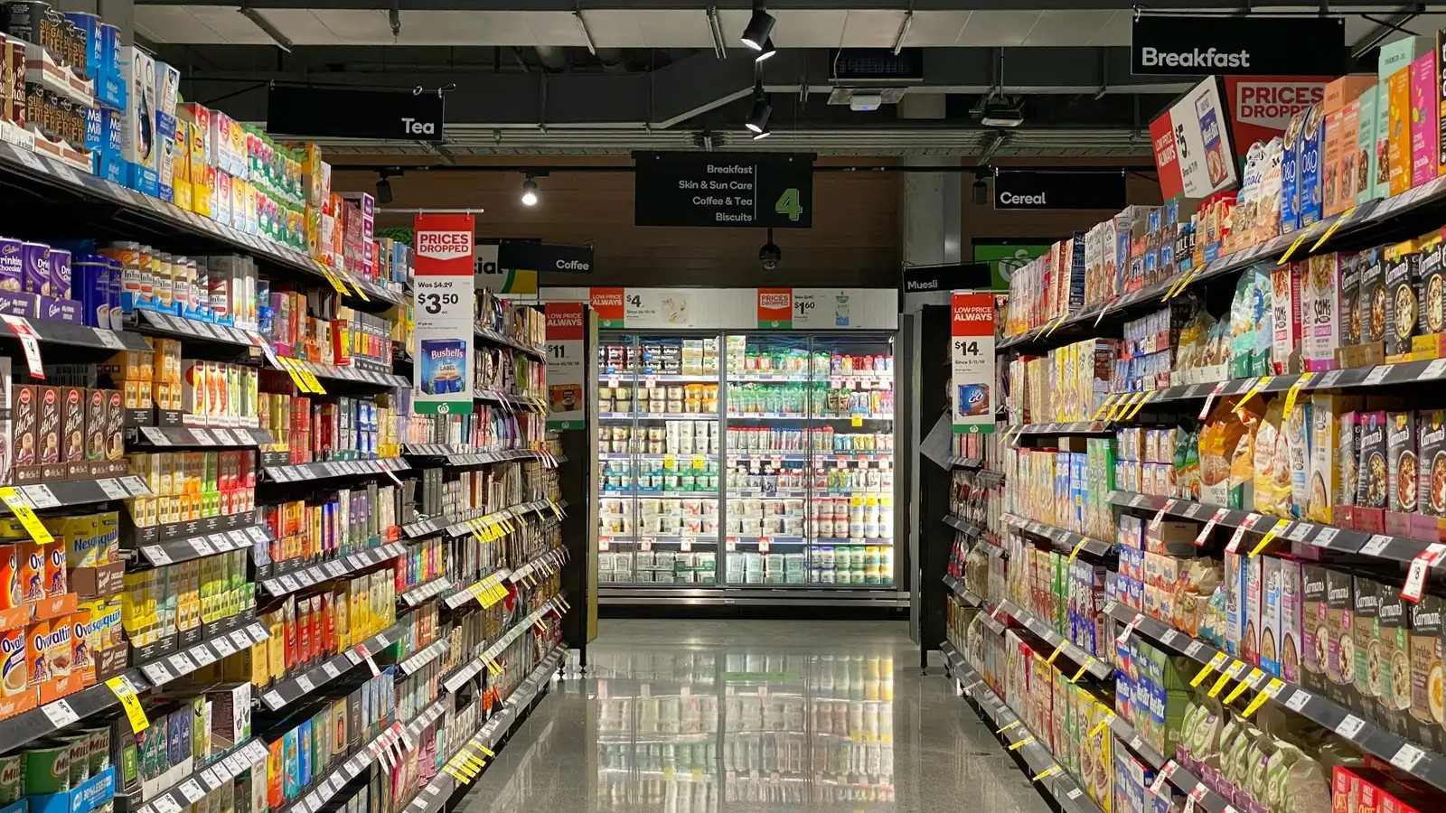 1995 vs. 2026: How grocery store layouts have quietly changed to make you spend more
