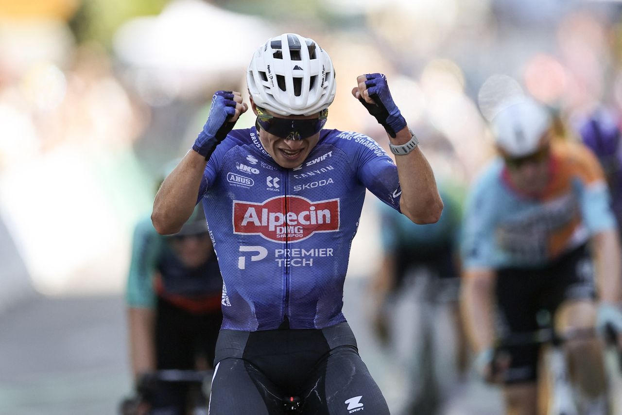 Jasper Philipsen takes stage 17 victory as points race tightens