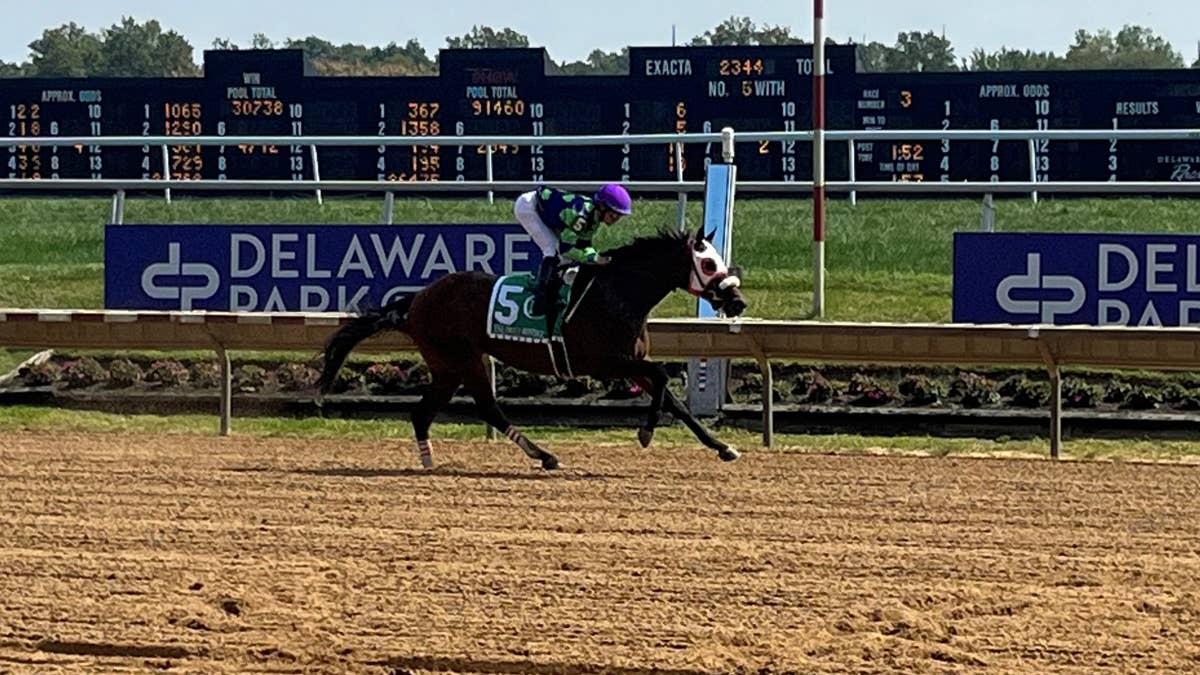 Trainer Andy Simoff looks for graded stakes breakthrough with Monmouth Oaks contender Jumping the Gun