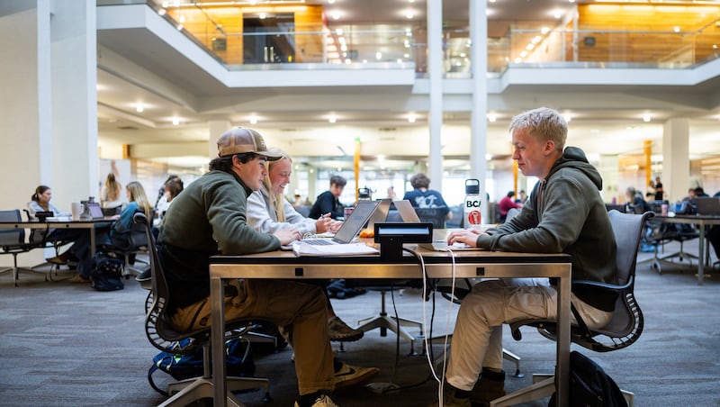 Survey: Gap exists between students, educators when it comes to using, understanding AI