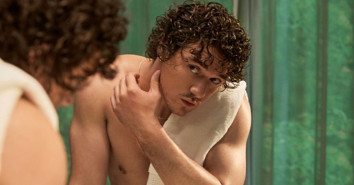 Belmont Cameli talks Off Campus season 2, current obsessions, and his curly hair routine