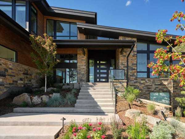 Here are the hottest outdoor design trends for Dallas homes right now