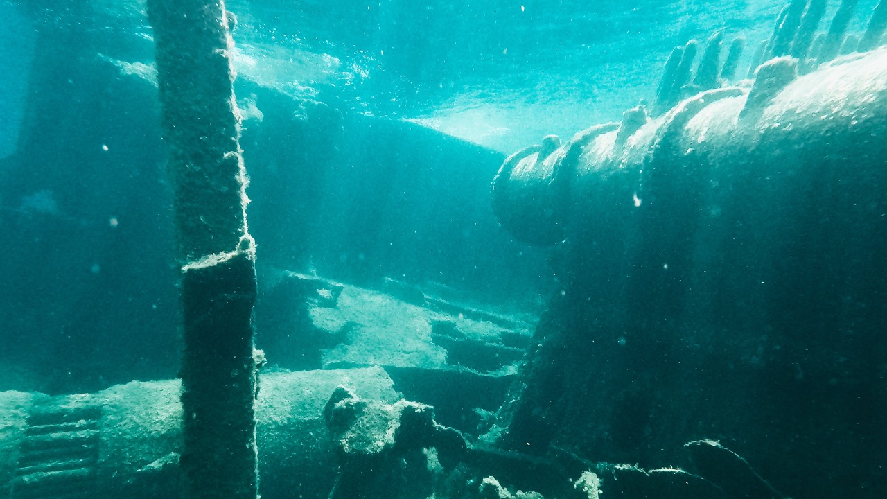 A lost WWII US submarine and its 83 crew were found sitting upright on the Pacific floor