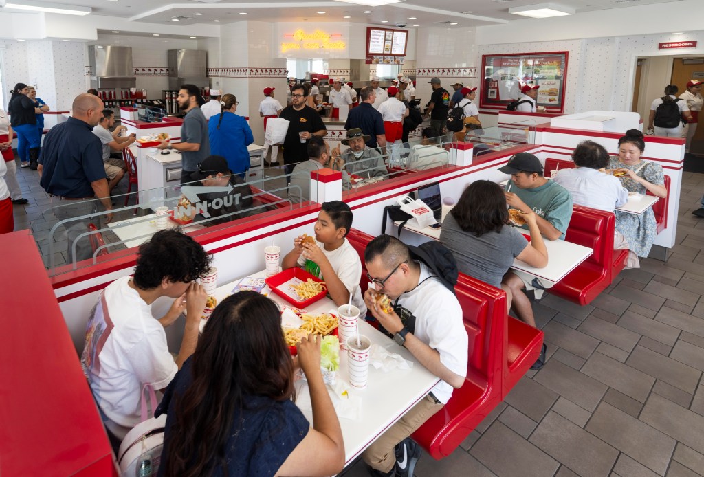 customers-dine-in-opening-day-135177927