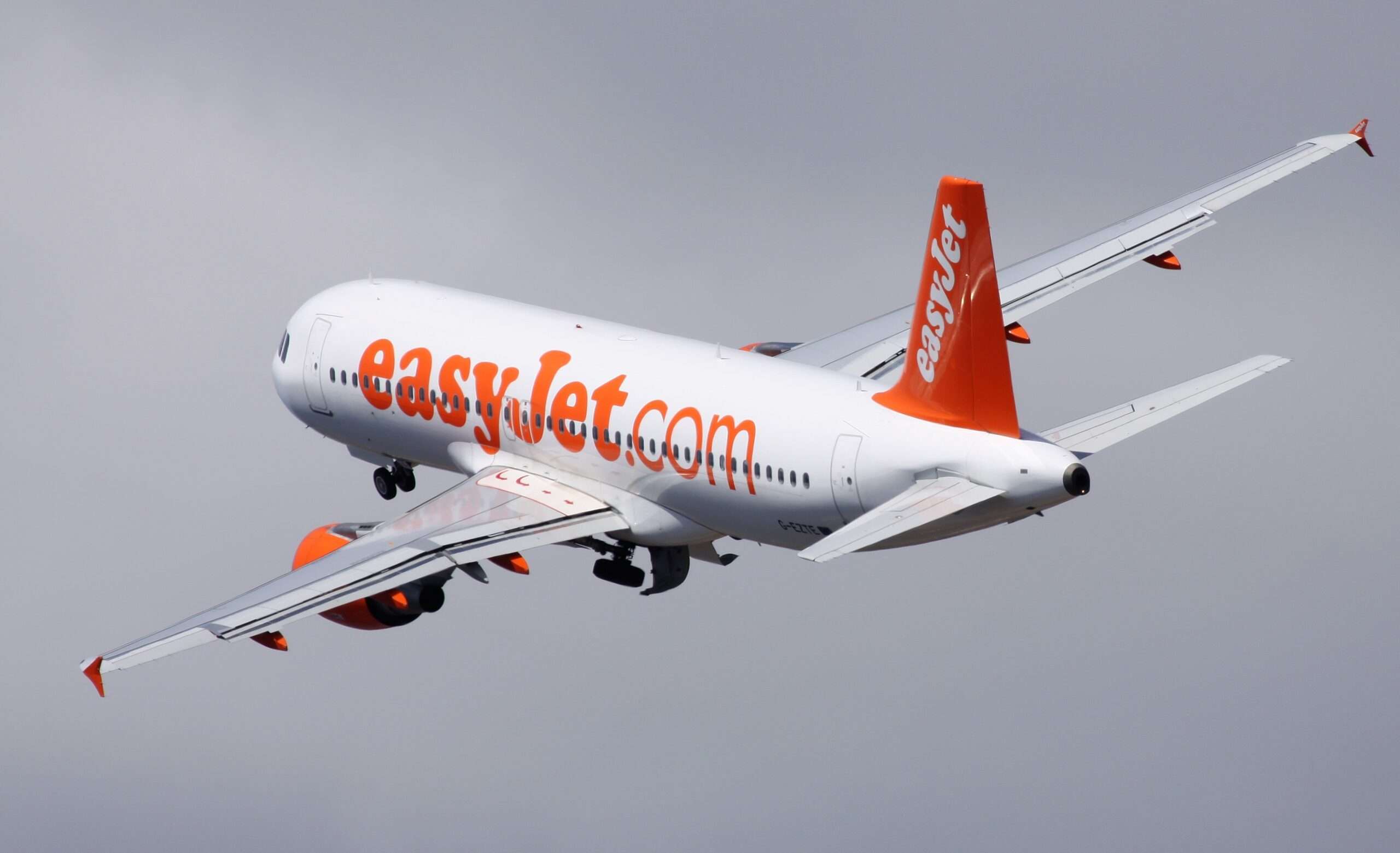 10-person passenger brawl sends EasyJet flight back to airport
