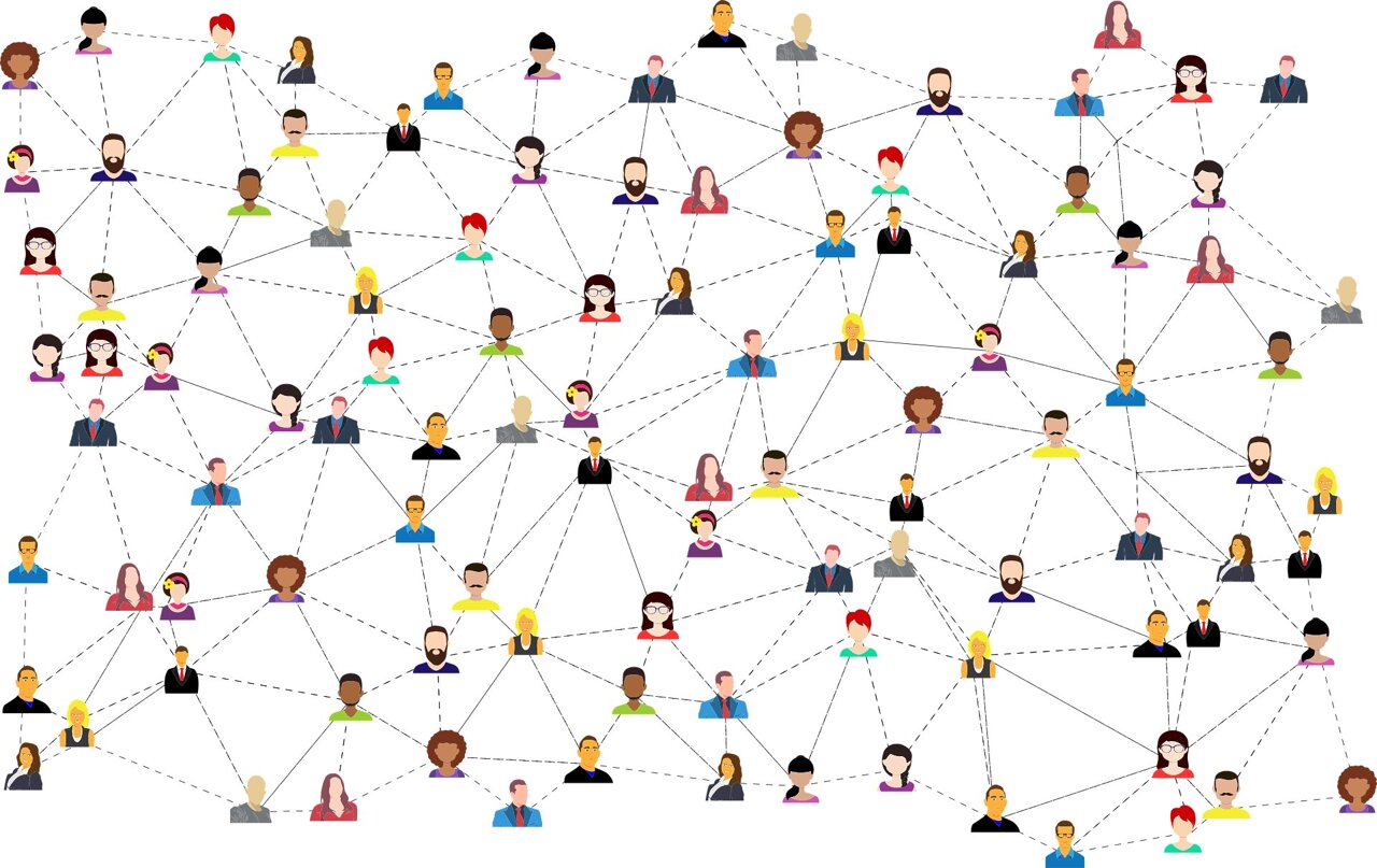More connections can deepen polarization when social ties remain weak