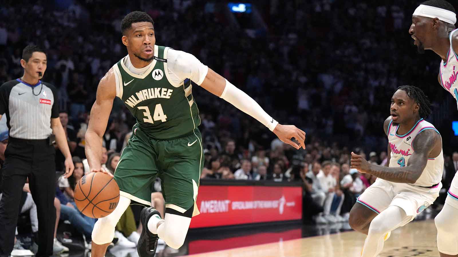 Giannis’ nostalgic 5-word mic drop on Greece workouts with Davion Mitchell