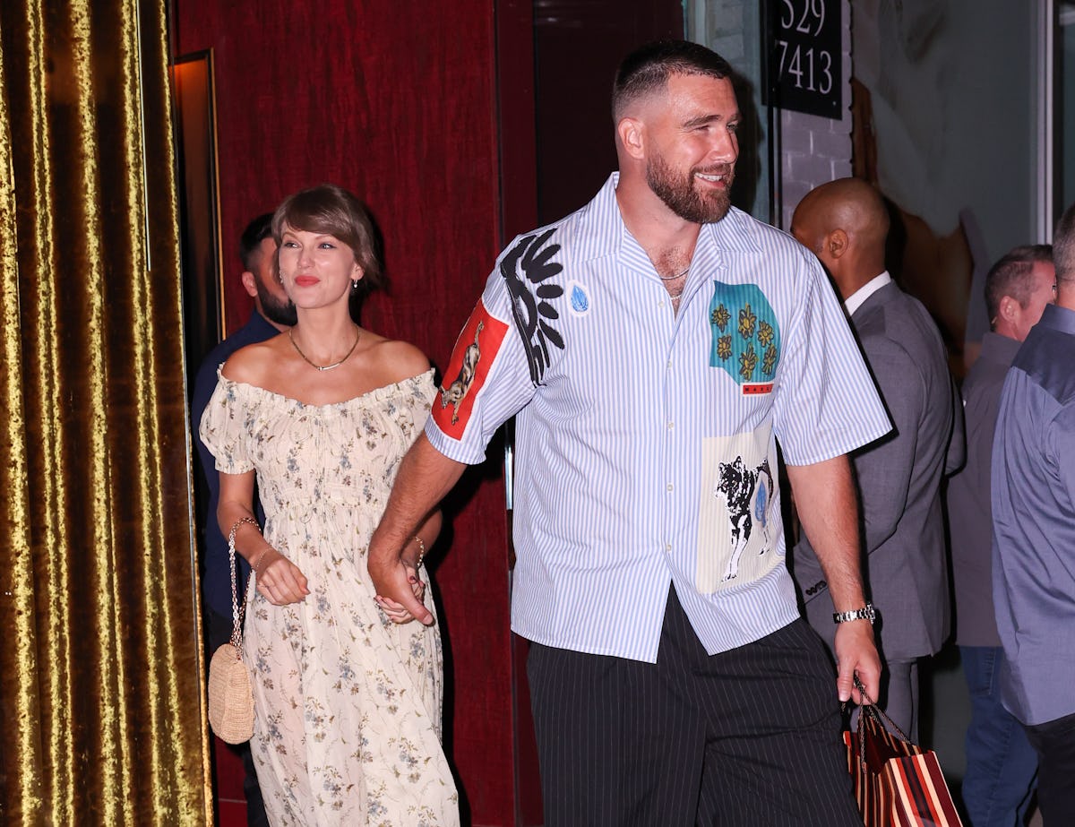 Taylor Swift & Travis Kelce sang at their wedding, according to Jason Kelce