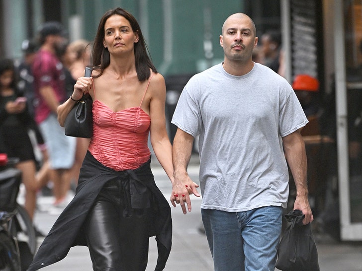 Katie Holmes holding hands with new boyfriend Jason Bard Yarmosky