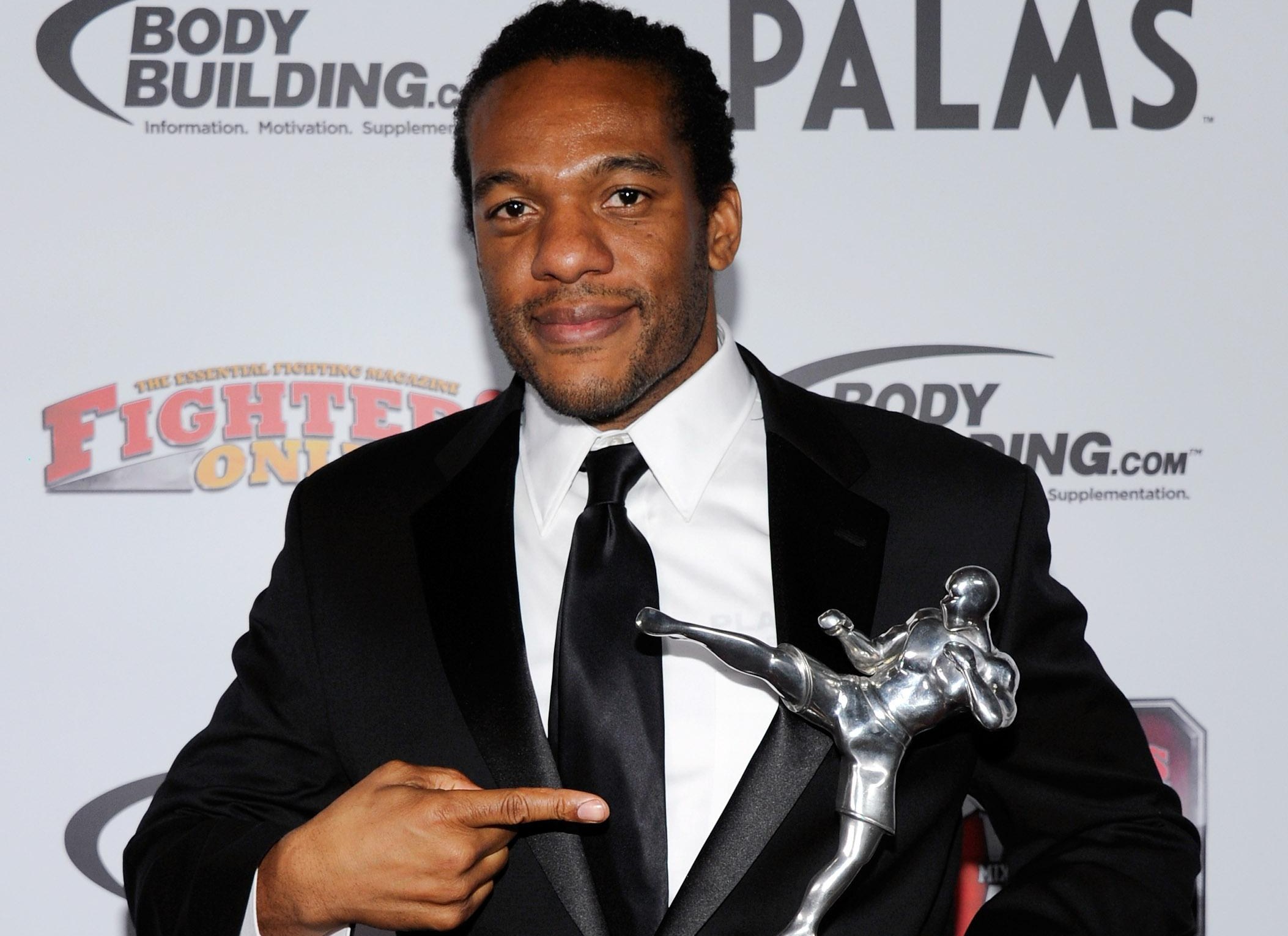 CSAC quiets crybabies (like Alex Pereira) calling for UFC referee change — ‘Herb Dean has my full confidence’