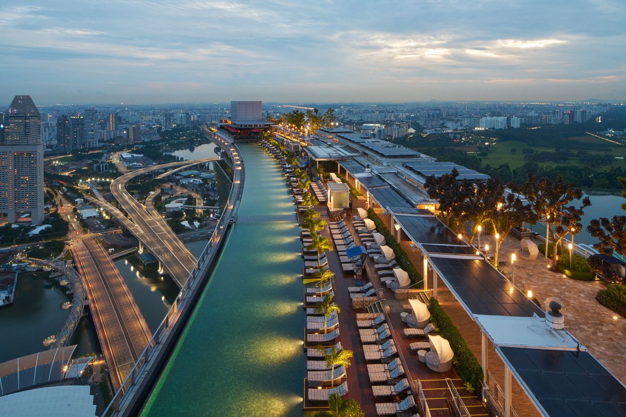 7 of the world’s biggest — and best — hotel pools